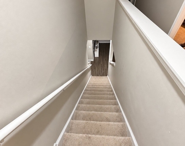 341 Starbuck Parkway - Photo Thumbnail 5