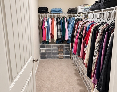 341 Starbuck Parkway - Photo Thumbnail 11