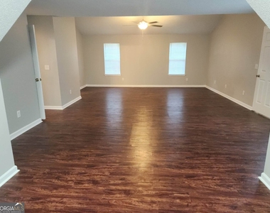1535 Rogers Crossing Drive - Photo Thumbnail 2