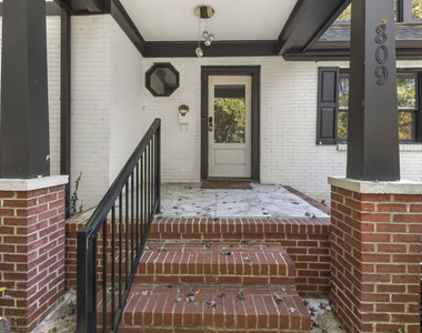 809 Crestridge Drive Ne - Photo Thumbnail 2