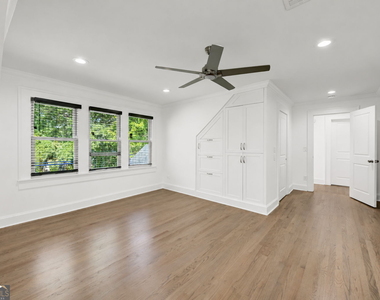 809 Crestridge Drive Ne - Photo Thumbnail 15