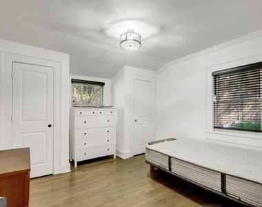809 Crestridge Drive Ne - Photo Thumbnail 13