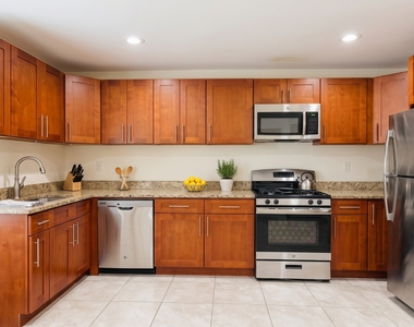 624 West 176th Street - Photo Thumbnail 4