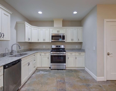 8365 Wallace Wood Road - Photo Thumbnail 3