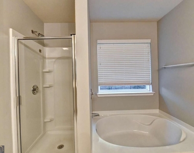 3070 Centerglen Lane - Photo Thumbnail 34