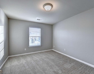 3070 Centerglen Lane - Photo Thumbnail 36