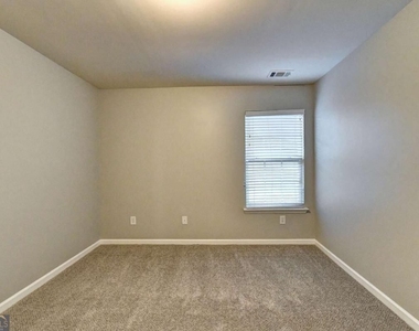 3070 Centerglen Lane - Photo Thumbnail 43