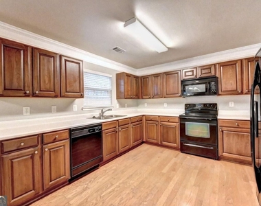 3070 Centerglen Lane - Photo Thumbnail 15