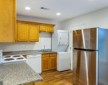 834 Wilson Circle Sw - Photo Thumbnail 7