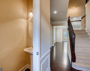 2544 Josselyn Lane Se - Photo Thumbnail 3