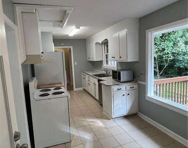 2042 East Roxboro Road - Photo Thumbnail 6