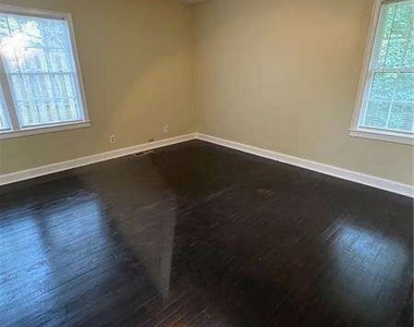 2042 East Roxboro Road - Photo Thumbnail 16