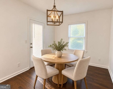 1438 Midlawn Drive - Photo Thumbnail 4