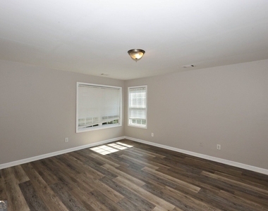 2025 Jessica Way Ne - Photo Thumbnail 36