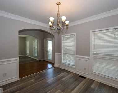 2025 Jessica Way Ne - Photo Thumbnail 4