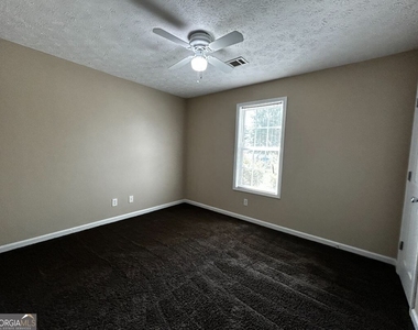 80 Stonegate Drive - Photo Thumbnail 3