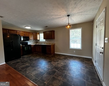 80 Stonegate Drive - Photo Thumbnail 2