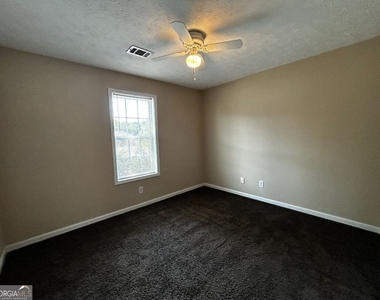 80 Stonegate Drive - Photo Thumbnail 4