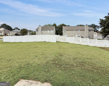 131 Laughlin Drive - Photo Thumbnail 17