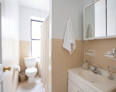 631 Edgecombe Avenue - Photo Thumbnail 6