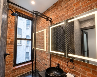 9 West 103rd Street - Photo Thumbnail 10