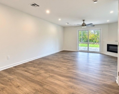 108 D Hemlock Hill - Photo Thumbnail 3