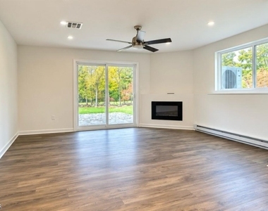 108 D Hemlock Hill - Photo Thumbnail 4