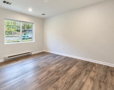 108 D Hemlock Hill - Photo Thumbnail 8