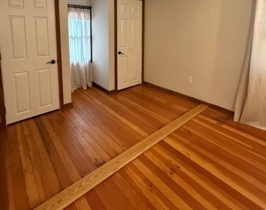 2209 Lakeside Dr W - Photo Thumbnail 10