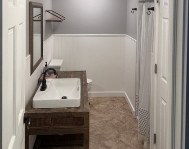 2209 Lakeside Dr W - Photo Thumbnail 4