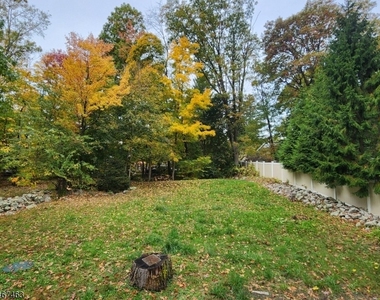 2209 Lakeside Dr W - Photo Thumbnail 11