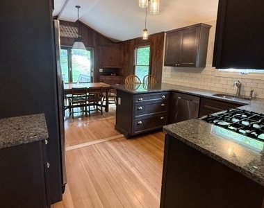 2209 Lakeside Dr W - Photo Thumbnail 3