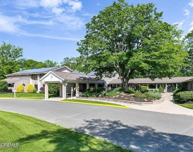 121 Lexington Court - Photo Thumbnail 19