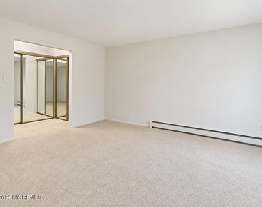 121 Lexington Court - Photo Thumbnail 9