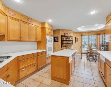132 Silvermist Court - Photo Thumbnail 3