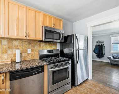 304 Deal Lake Drive - Photo Thumbnail 9