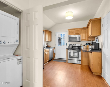 21 Center Street - Photo Thumbnail 13