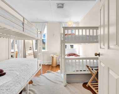 21 Center Street - Photo Thumbnail 19
