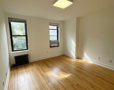 West 79 Street - Photo Thumbnail 1