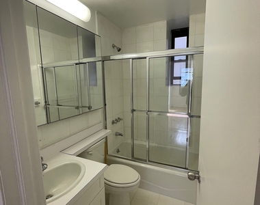 West 79 Street - Photo Thumbnail 13