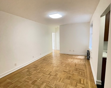 West 79 Street - Photo Thumbnail 7