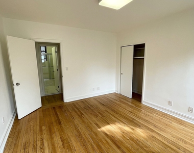 West 79 Street - Photo Thumbnail 3