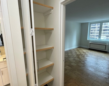 East 71st Street - Photo Thumbnail 9