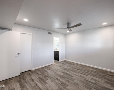 3656 N 70th Street - Photo Thumbnail 15