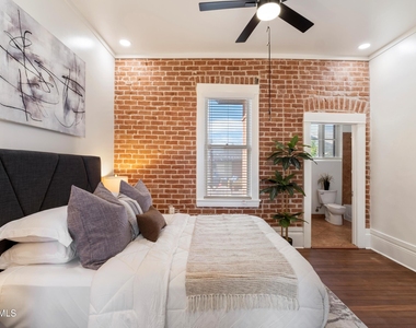 706 E Whitton Avenue - Photo Thumbnail 11