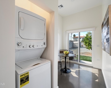 706 E Whitton Avenue - Photo Thumbnail 15