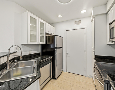 3633 N 3rd Avenue - Photo Thumbnail 8