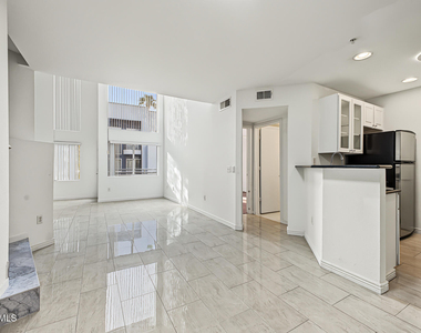3633 N 3rd Avenue - Photo Thumbnail 6