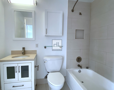 East 91st Street - Photo Thumbnail 3