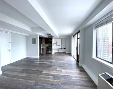 East 91st Street - Photo Thumbnail 1
